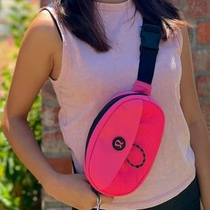 BNWT Lululemon belt bag PINK GUAVA